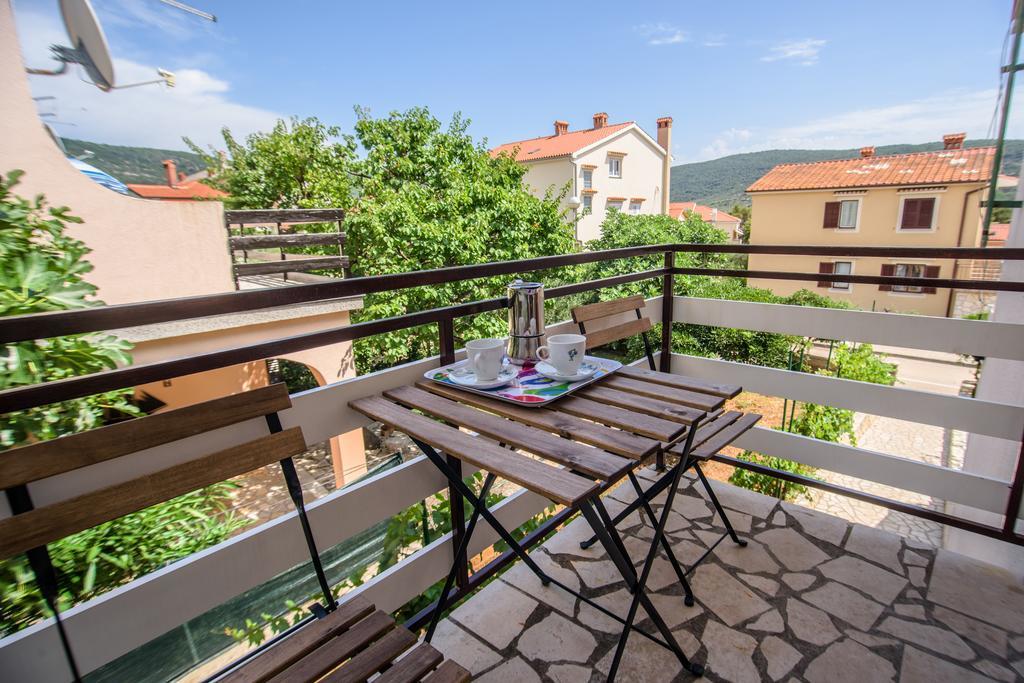 Apartments & Rooms Klemenc Црес Екстер'єр фото